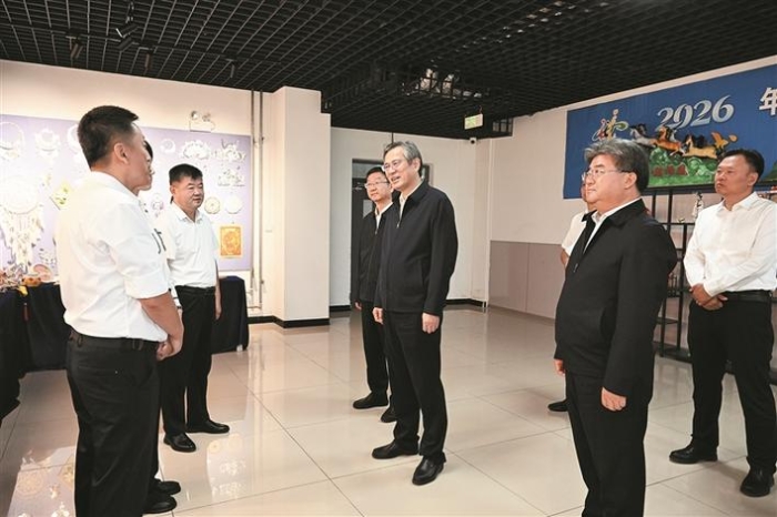 何忠友 何忠友