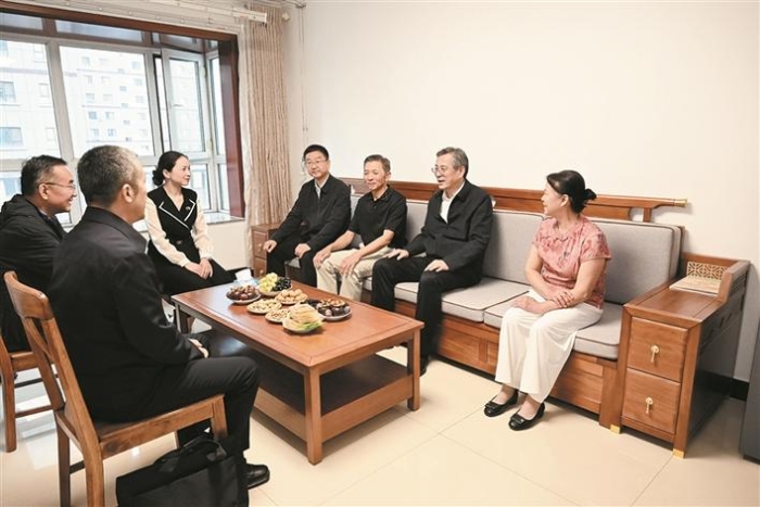 何忠友 何忠友